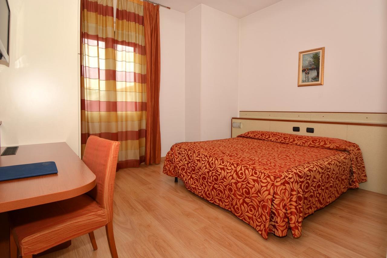 Hotel Eolo Sermide Buitenkant foto