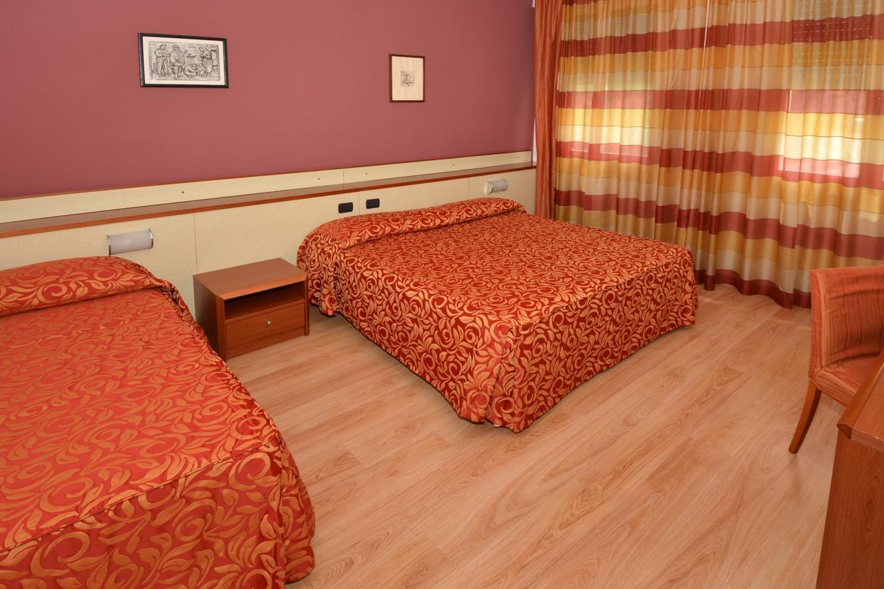 Hotel Eolo Sermide Buitenkant foto